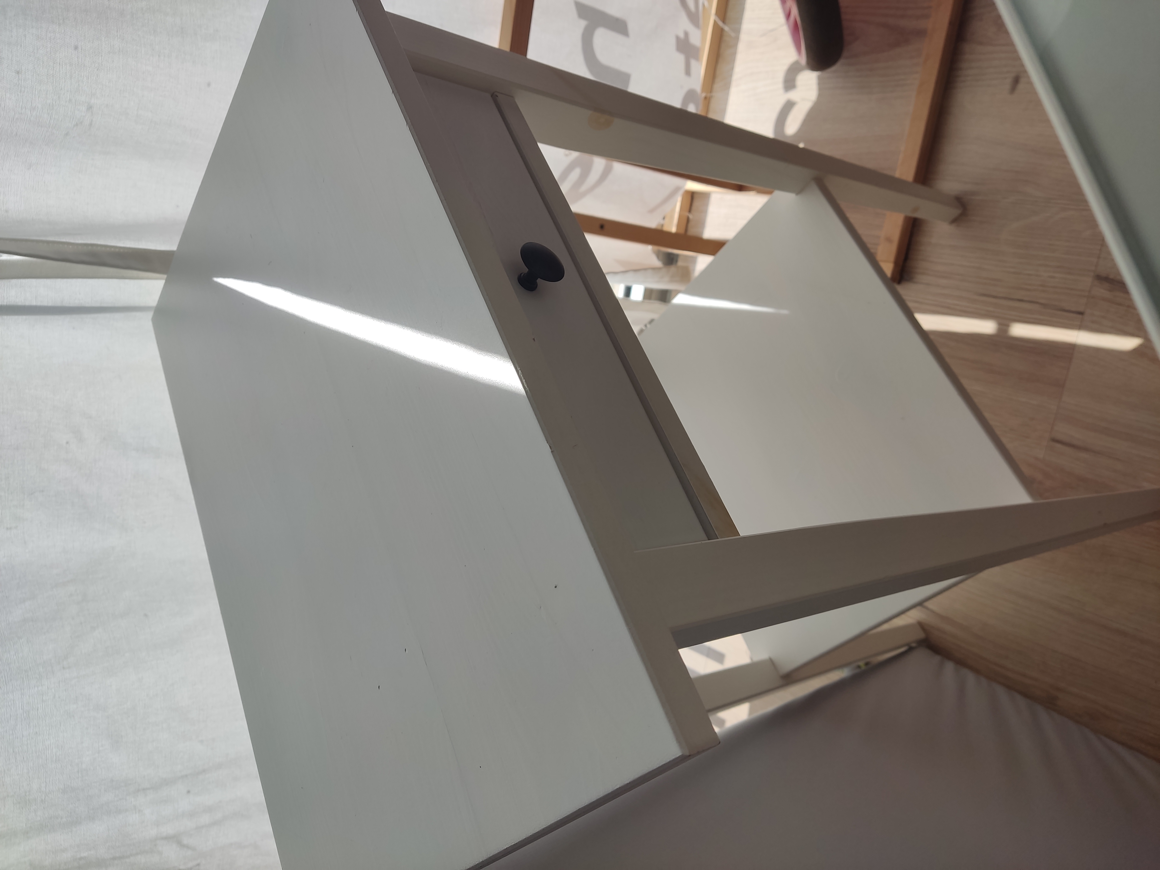 Table de chevet IKEA HEMNES